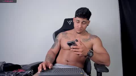 ryanwhite3 online show from July 26, 12:40 am