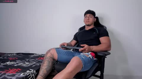 ryanwhite3 online show from July 12, 12:56 am