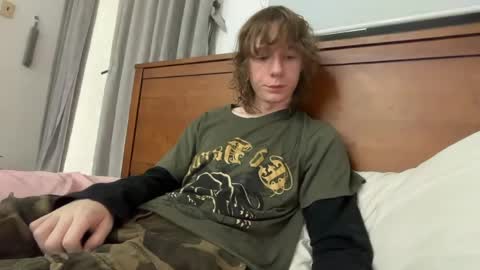 saintfawn online show from April 24, 3:09 am