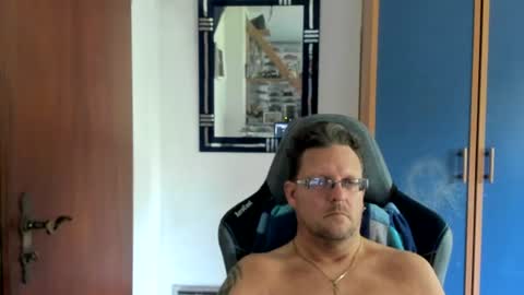 salichris online show from July 18, 9:04 am