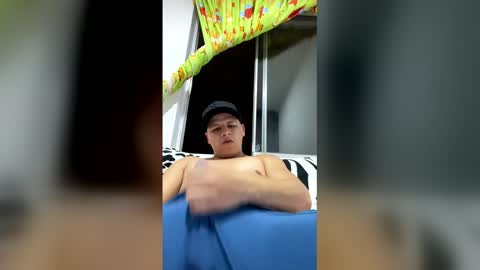 sam544469 online show from May 16, 6:43 am