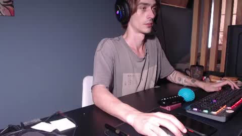 sam_skywalker online show from July 28, 11:17 am