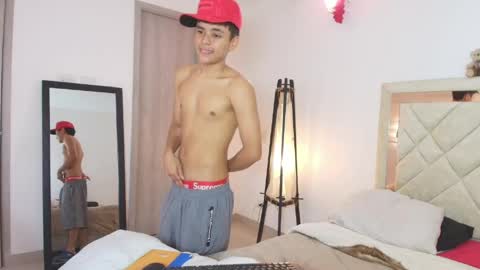 sam_tnt9 online show from May 8, 5:02 pm