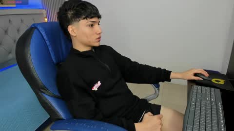 Sam online show from May 2, 1:47 pm