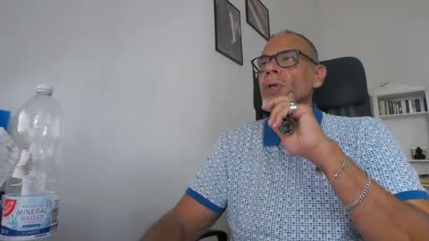 Sam online show from August 5, 3:17 pm