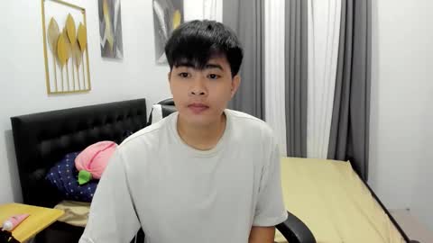 Sam online show from May 17, 3:52 pm