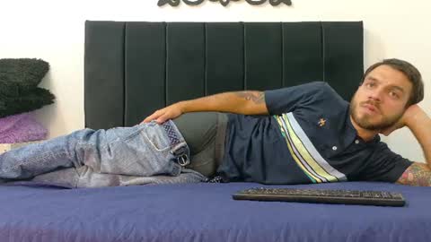 santhiago_jonnes_ online show from July 9, 8:23 pm