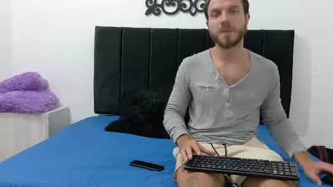 santhiago_jonnes_ online show from July 19, 3:34 am
