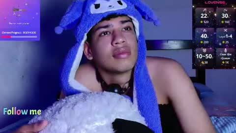 santi online show from June 24, 6:44 pm