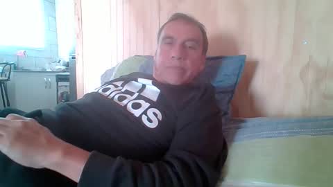 santiago_n online show from May 8, 3:45 pm