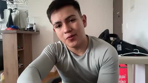 santiagomg_ online show from July 27, 8:05 pm