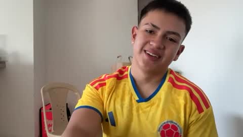 santiagomg_ online show from July 17, 9:32 pm