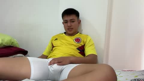 santiagomg_ online show from July 18, 9:42 pm