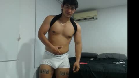 santii_jr online show from May 9, 11:39 pm