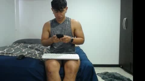 santii_jr online show from May 14, 4:27 pm