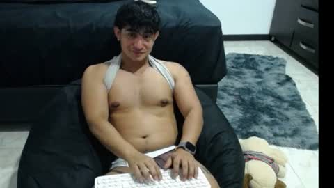 santii_jr online show from June 11, 6:00 am