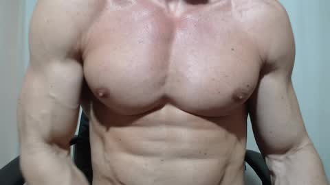 saradorj92 online show from May 5, 11:49 pm