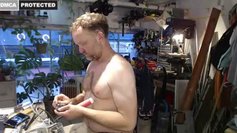 Seattlemanwhore online show from August 6, 1:50 pm