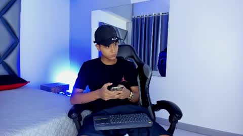sebastiann_04 online show from June 27, 12:22 pm