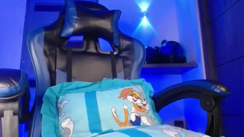 Iker online show from May 2, 10:18 am