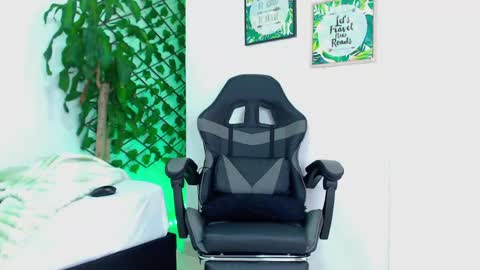 sexytommy_ online show from May 27, 7:11 pm