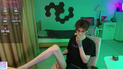 shiromy_ online show from May 12, 9:34 pm