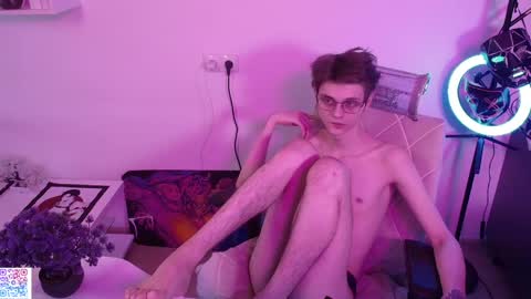 shiromy_ online show from June 4, 6:03 pm
