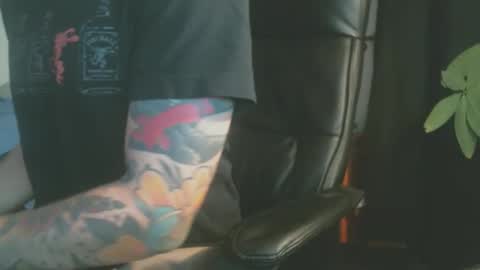 shyboyhugecum2020 online show from May 13, 3:14 am