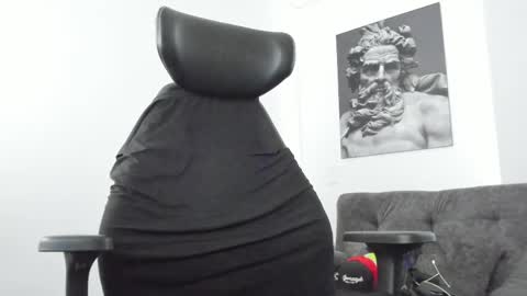 simon_leon01 online show from May 11, 12:29 pm