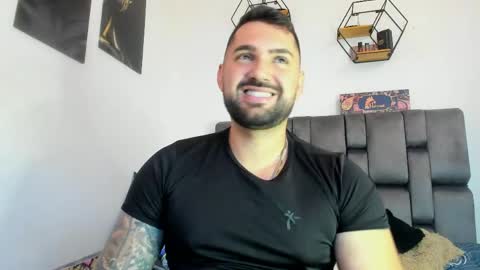 Simon online show from May 22, 6:35 pm