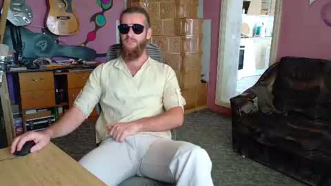 I am The Fourth and only Sir. Pelo online show from August 4, 10:10 am