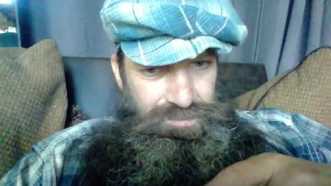 sitonmybeardxxx online show from May 9, 6:53 pm
