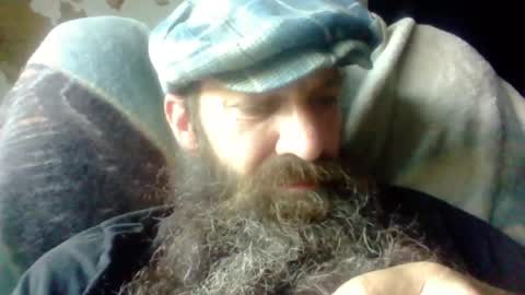 sitonmybeardxxx online show from May 24, 7:31 pm