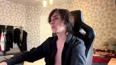 skinnyfitboy online show from May 3, 11:46 am