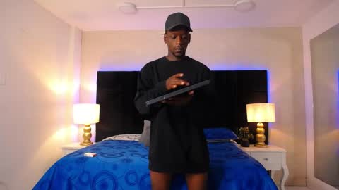 SKYLERBIGXXX online show from April 29, 5:01 am
