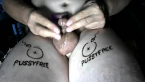 pussyfree4eva online show from June 11, 8:29 pm
