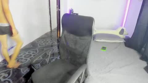 snak_master1 online show from May 15, 1:03 am