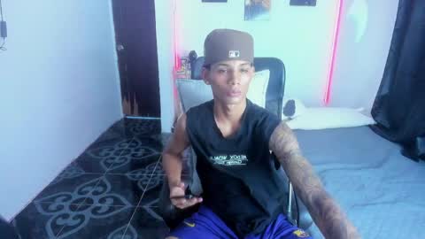 snak_master1 online show from May 12, 9:01 pm