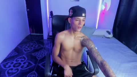 snak_master1 online show from May 5, 3:57 pm