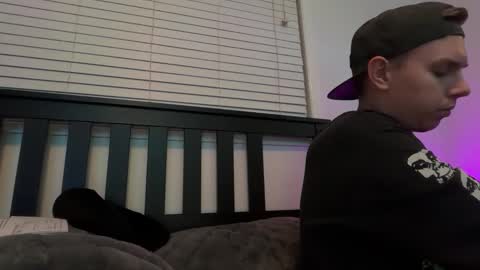 snapbacksandtattoos420 online show from May 29, 11:20 am