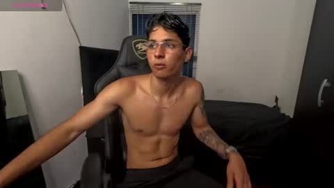 soy_samuel11 online show from June 24, 7:17 pm