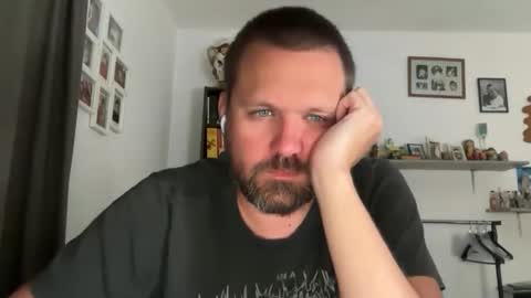 Peter online show from April 27, 9:53 pm
