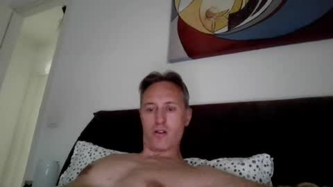 sten015 online show from August 4, 12:21 pm