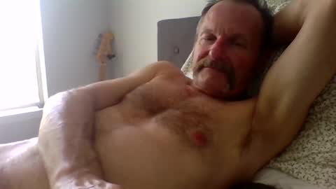 steviehard8 online show from July 6, 9:05 pm