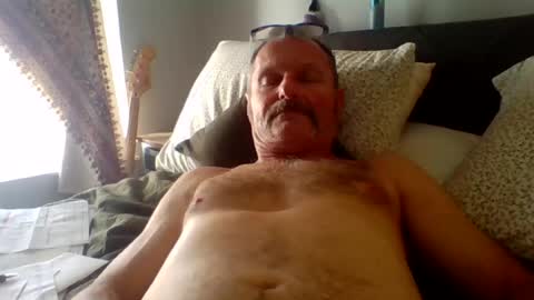 steviehard8 online show from August 4, 6:56 pm
