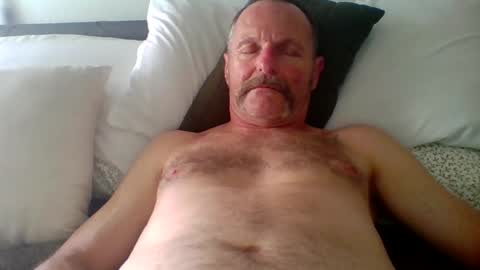 steviehard8 online show from July 18, 9:42 pm