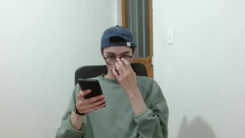 stiv_grant online show from May 4, 1:29 am