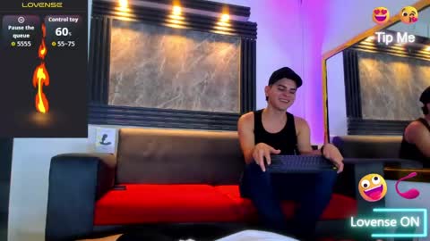 friends online show from May 19, 4:19 am