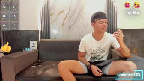 friends online show from May 18, 4:07 am