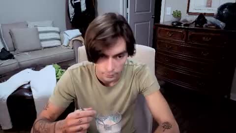 str8whiteboy21 online show from July 26, 6:21 am